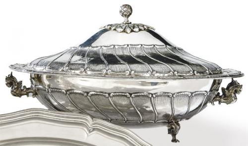  Sopera oval de plata española punzonada 1ª Ley.