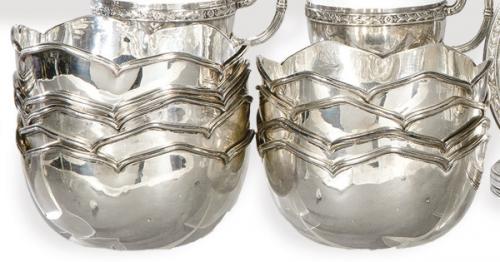  Juego de nueve cuencos de plata española punzonada 1ª Ket de Montejo, alguno con marca comercial de Pérez Fernández.