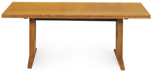  Mesa de centro convertible en mesa de comedor de diseño nórdico, con tapa rectangular que se abre tipo libro.
S. XX
