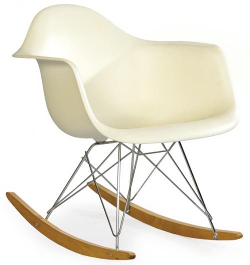 Lote 1328
Charles & Ray Eames para Vitra, 1950. Reedición año 2000
Mecedora modelo RAR