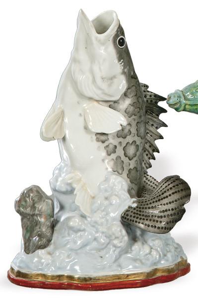  Carpa de porcelana china época República h. 1950.