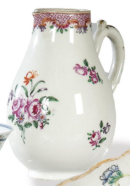  Lechera de porcelana de Compañía de Indias Familia Rosa,Dinastía Qing, época de Qianlong (1736-95).