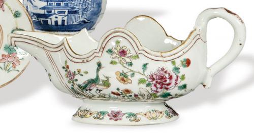  Salsera de porcelana de Compañía de Indias Familia Rosa,Dinastía Qing, época de Qianlong (1736-95).