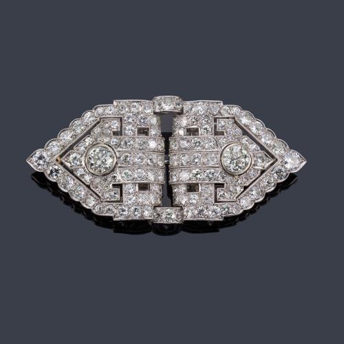  Importante broche doble clip con brillantes de aprox. 15,00 ct en total. Circa 1930