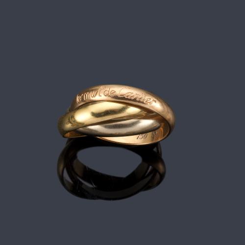 Lote 2283
CARTIER
Anillo de la colección 'Trinity' en oro tricolor de 18K.
