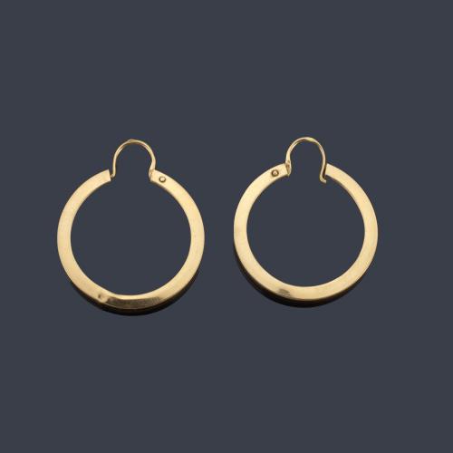  Criollas en forma de aro realizado en oro amarillo de 18K.