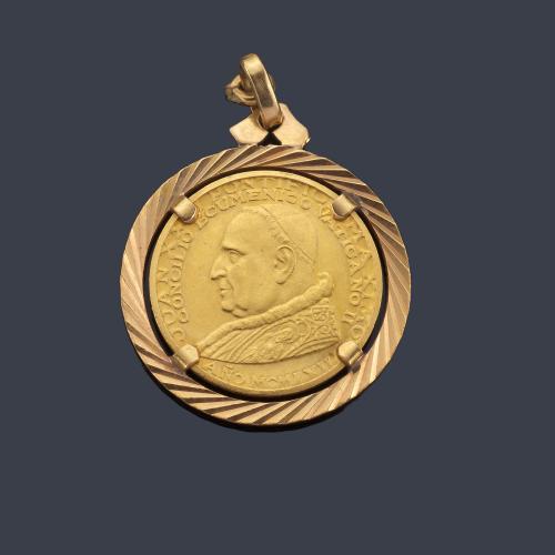  Moneda conmemorativa Juan XXIII en oro de 22 K y montura para colgar en oro de 18 K.