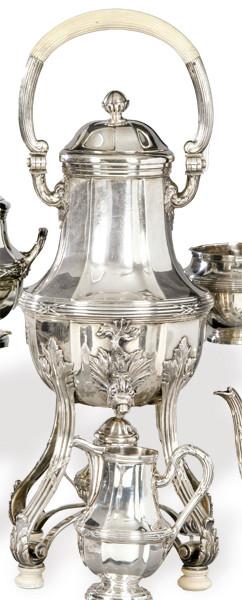  Samovar de plata francesa punzonada Ley 950 de Henin & Cie, París ff. S. XIX pp. S. XX.