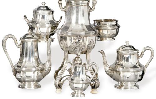  Juego de café y te de plata francesa punzonada Ley 950 de Henin & Cie. París ff. S. XIX pp. S. XX.