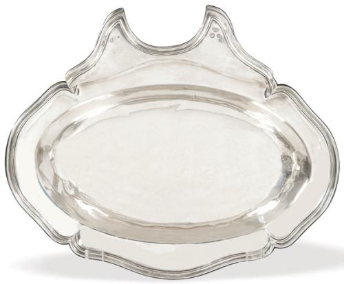  Bacia de plata española punzonada de Cayetano Pisanello, Madrid Villa y Corte 1792 con adaptador desmontable punzonado Antonio Santa Cruz y Mateo Martínez Moreno, Córdoba 1782.