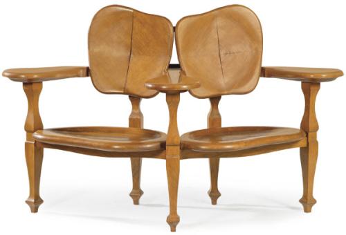  Antoni Gaudí (Barcelona, 1852-1926) para BD Barcelona Design
Banco Batlló en madera de roble barnizado, numerado XLIX/L. Con certificado de autenticidad de Amigos de Gaudí Barcelona.