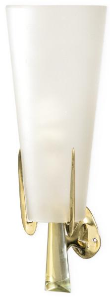 Lote 1299
Pietro Ciesa (1892-1948) para Fontana Arte 1932
Lámpara de pared con estructura de latón y difusor de vidrio y vídrio escarchado.
Italia, años 50