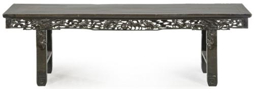 Lote 1369
Altar chino en madera lacada en negro, Dinastía Qing S. XIX.