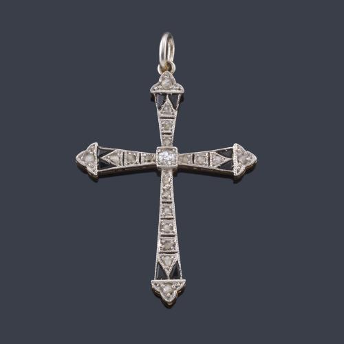  Cruz de diamantes talla rosa y zafiros en montura de oro amarillo de 18K y vista en platino.