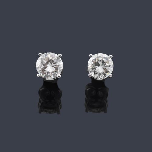 Lote 2140
Dormilonas con pareja de brillantes de aprox. 4,89 ct en total. Certificados HRD.