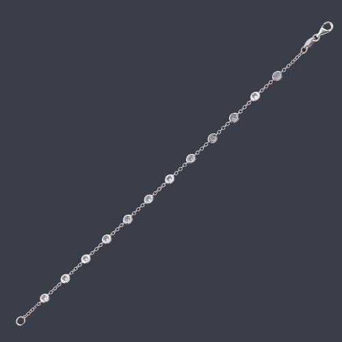 Lote 2152
Pulsera con brillantes de aprox. 0,62 ct en total engastado en chatón.