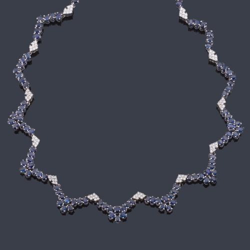  Collar con diseño en 'Zig - Zag' con zafiros talla oval de aprox. 13,44 ct en total con motivos de brillantes.