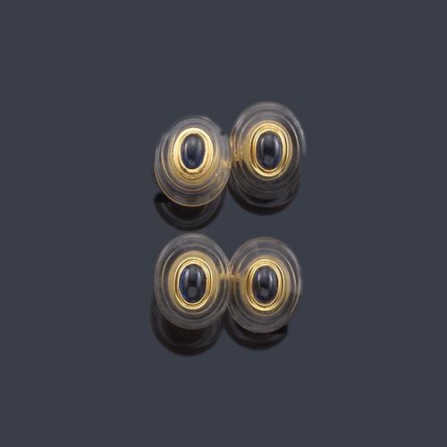  LUIS GIL
Gemelos con diseño oval con cristal de roca y zafiros talla cabujón.