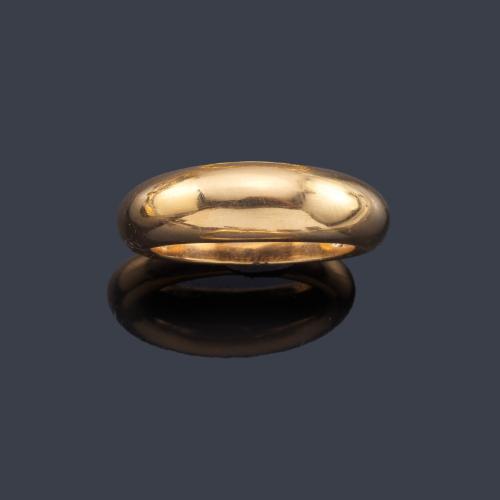 Lote 2229
Alianza bombé realizada en oro rosa de 18K.
