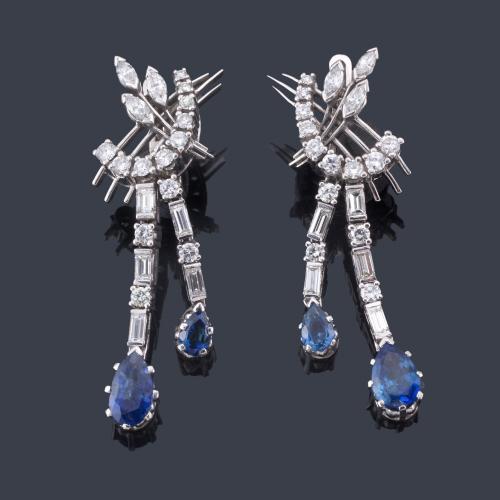  Pendientes largos con cuatro zafiros talla perilla de aprox. 3,30 ct y diamantes talla brillante, marquís y baguette de aprox. 2,85 ct en total.
