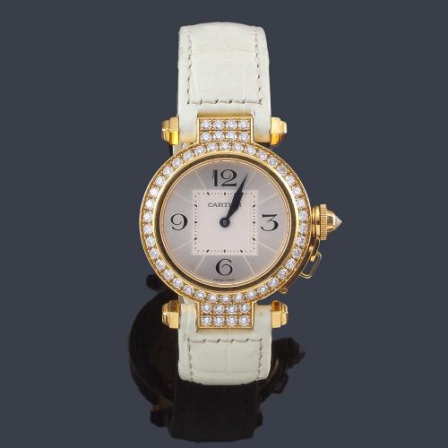  CARTIER Pasha ref. 2811 de señora con caja en oro rosa de 18 K con brillantes.