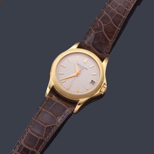 Lote 2566
PATEK PHILIPPE Calatrava ref. 5107R-001 de caballero con caja en oro rosa de 18 K.