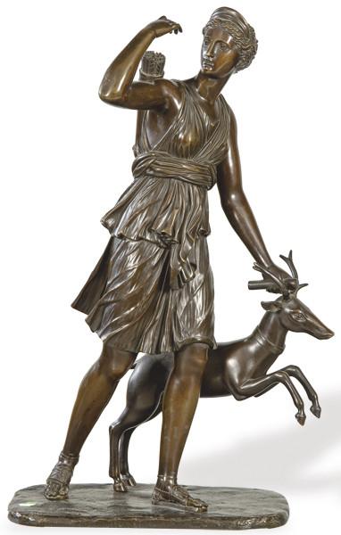  "Diana de Versalles", Francia ff. S. XIX
Figura en bronce patinado.