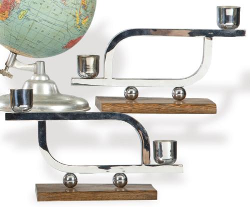  Pareja de candelabros Art Deco en latón cromado y maderade cebrano