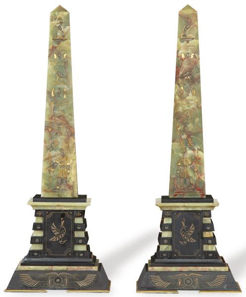  Pareja de obeliscos Art Deco de onix verde, mármol negro belga y latón, Francia h. 1930.