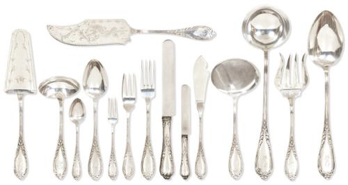 Lote 1151
Cubertería de plata española punzonada 1ª Ley de Dionisio García con marca comercial de Alon.