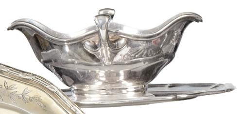 Lote 1194
Salsera de metal plateado de Ercuis, Francia h. 1950.