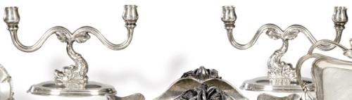  Pareja de candelabros de plata española punzonada 1ª Ley de Matilde Espuñes.