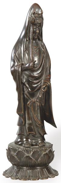  Guanyin de bronce patinado, China Dinastía Qing ff. S. XIX.