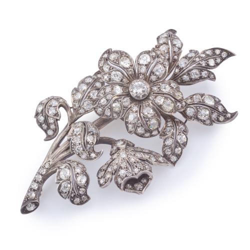  Broche floral S.XIX con diamantes talla antigua de aprox. 5,50 ct en total.