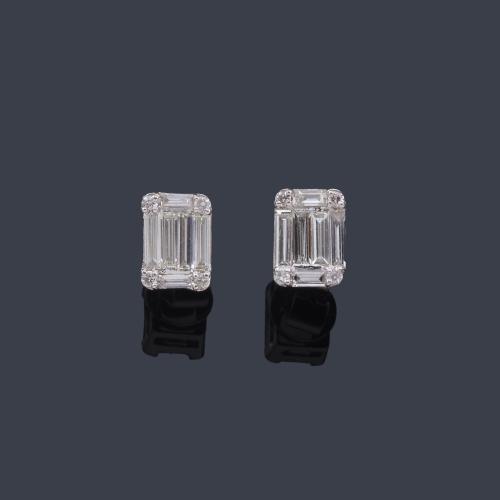 Lote 2565
Dormilonas con diamantes talla baguette de aprox. 0,56 ct en total.
