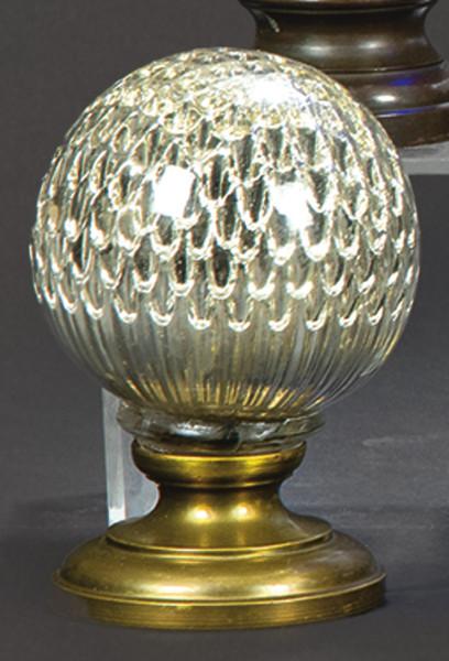  Remate de escalera en cristal azogado, posiblemente de la Fábrica de Gijón pp. S. XX.