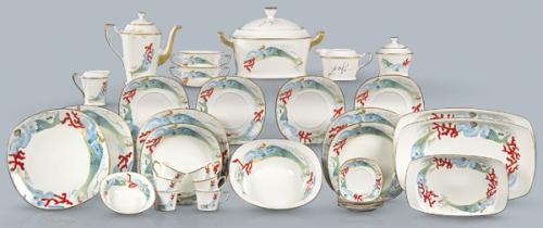  Salvador Dalí ( 1904-1989)
"Sirenas pintadas con coral y hormigas ". 1977.
Vajilla de porcelana de Schirding Baviera para doce servicios. Total