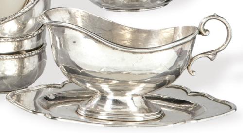  Salsera con bandeja de plata española punzonada 1ª Ley de López.