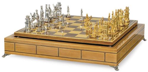  Ajedrez de plata española sobre dorada y en su color, punzonada 1ª Ley de Durán.