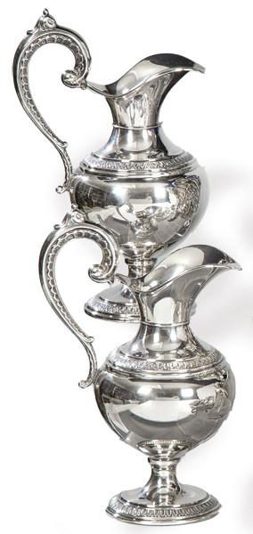  Pareja de pequeñas jarras de leche de plata española punzonada 1ª Ley de Durán.