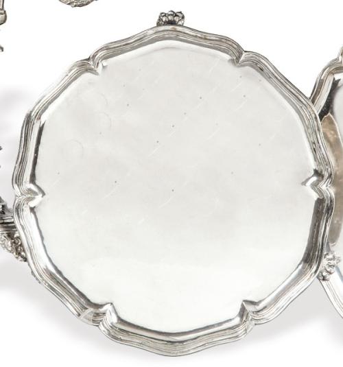 Lote 1176
Salvilla de plata española punzonada de Rodés, marca de fiel contraste frustra, Barcelona, S. XIX.