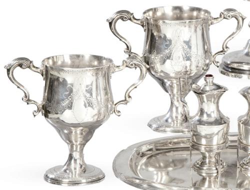 Lote 1178
Pareja de copas de dos asas de plata irlandesa punzonada Ley Sterling, de Mathew West, Dublín 1767.