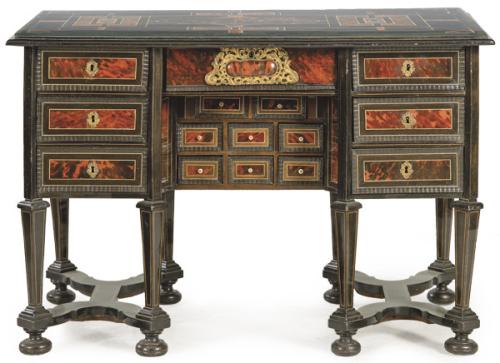 Lote 1430
Buró Mazarino Luis XIV en madera ebonizada. Francia S. XVIII