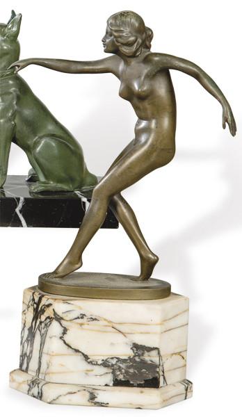  A. Umgeher Alemania h. 1930
"Mujer Danzando"
Escultura de bronce patinad