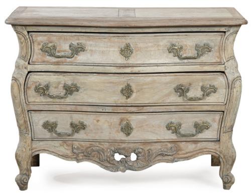  Cómoda estilo Luis XV en madera de roble sin tratar, con escudos de cerradura y tiradores de bronce.
Francia, finales S. XIX