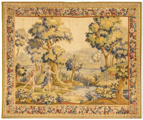  "Venus y Adonis"
Tapiz verdure realizado en lana y seda en el que se aprecia la escéna mitológica sobre un paisaje rodeado de árboles y un lago, todo ello recorrido con una greca de flores y hojas. En perfectas condiciones.
Francia, S. XVIII