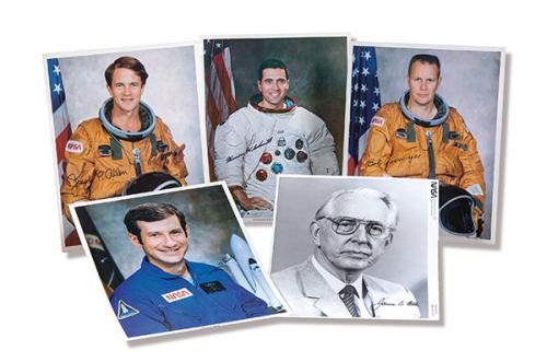 Lote 0495
NASA - Joseph P. Allen (STS-5), Therry J. Hart (C Challeger), Robert F. Overmyer (Apolo 17), Harrison H. Schmitt (Apolo 17) & James C. Fletcher (Director de la agencia 1987)