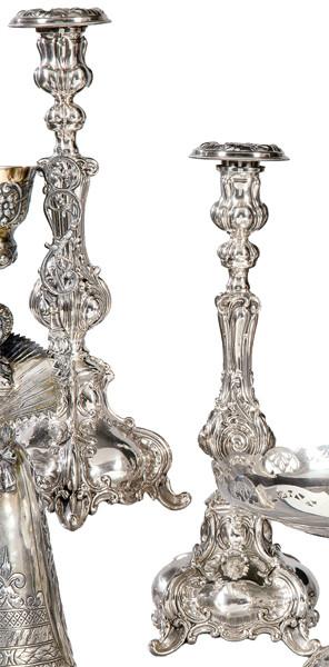 Lote 1202
Pareja de candeleros de plata española punzonada Ley 925.