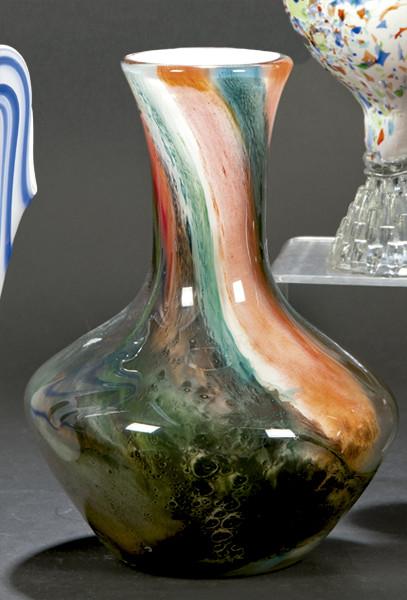 Lote 1453
Jarrón de cuello largo de cristal de Murano con machas