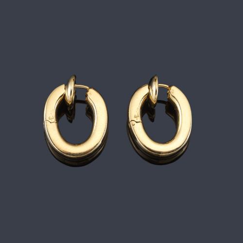 Lote 2305
POMELLATO
Pendientes tipo criolla en montura de oro amarillo de 18K.
